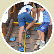 Juegos en el parque 
de escalada