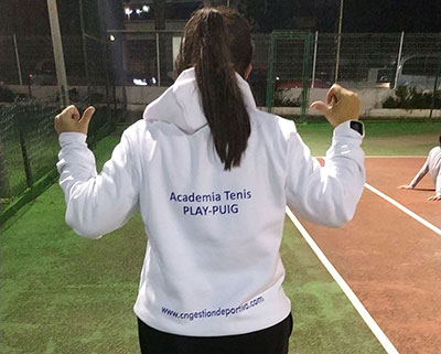 éxito la sudadera de nuestra escuela en Play Puig