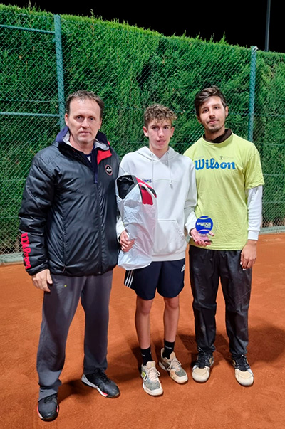 Vicente Quevedo campeón en Peñacañada